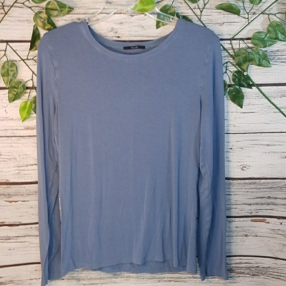 Tahari blue soft long sleeve scoop neck top sz Med
